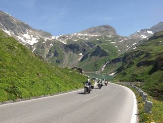 Descubra os Alpes de Motocicleta 